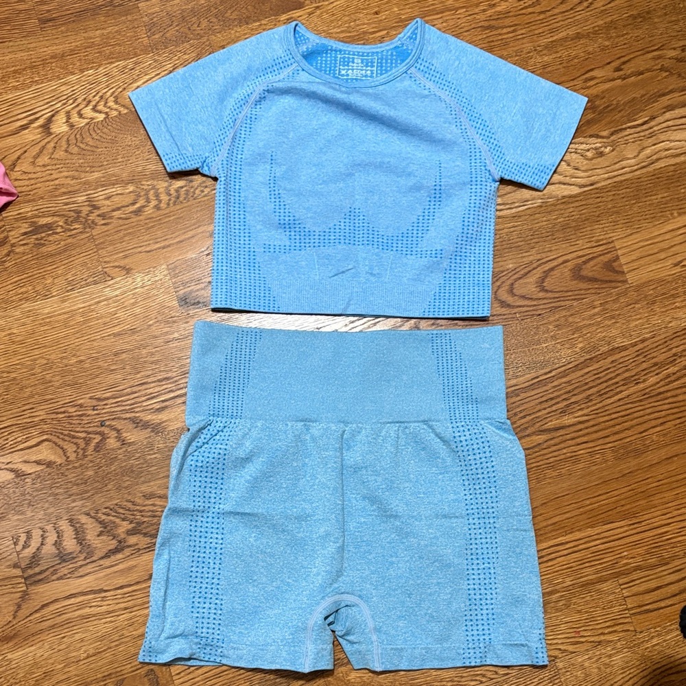 Light Blue Athletic Women's Seamless High-Waist Shorts and Crop Top Set